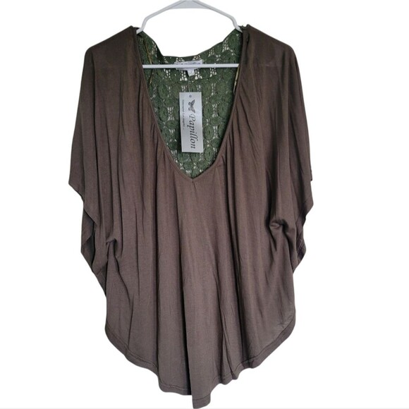 Unbranded Tops - Papillon Batwing Sleeve Flowy Top With Lace Detail. - NWT